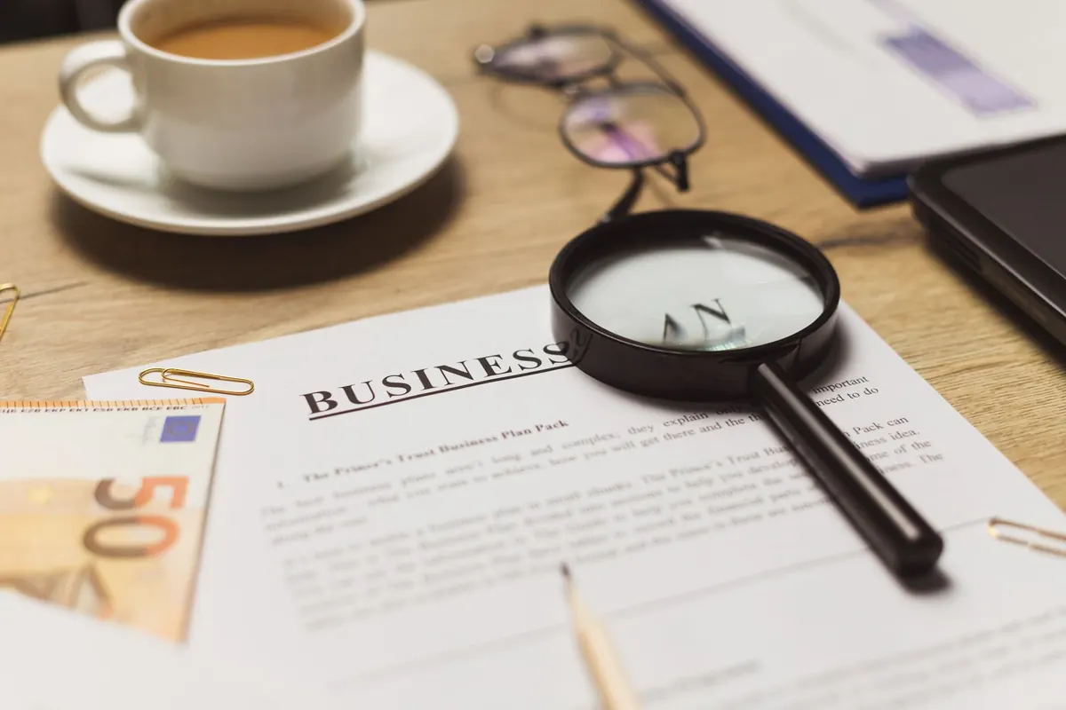 ETF vs Investment Trust: Which Is Better for UK Investors?